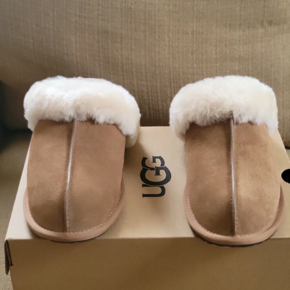 NEW: UGG Women Scuffette Slipper, Chestnut, Size US 9